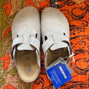 Birkenstock clogs new with damaged box- Narrow fit